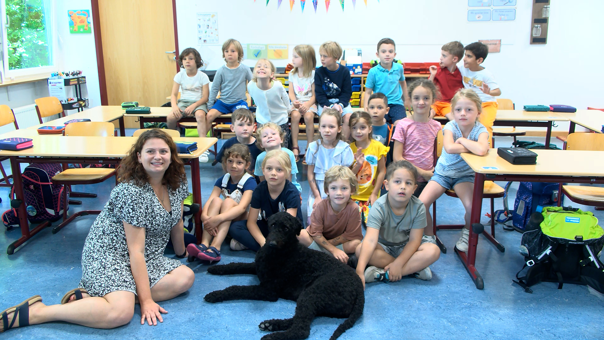 Tierischer Unterricht: Schulhund Juna an der Robert-Schumann-Schule Wiesbaden